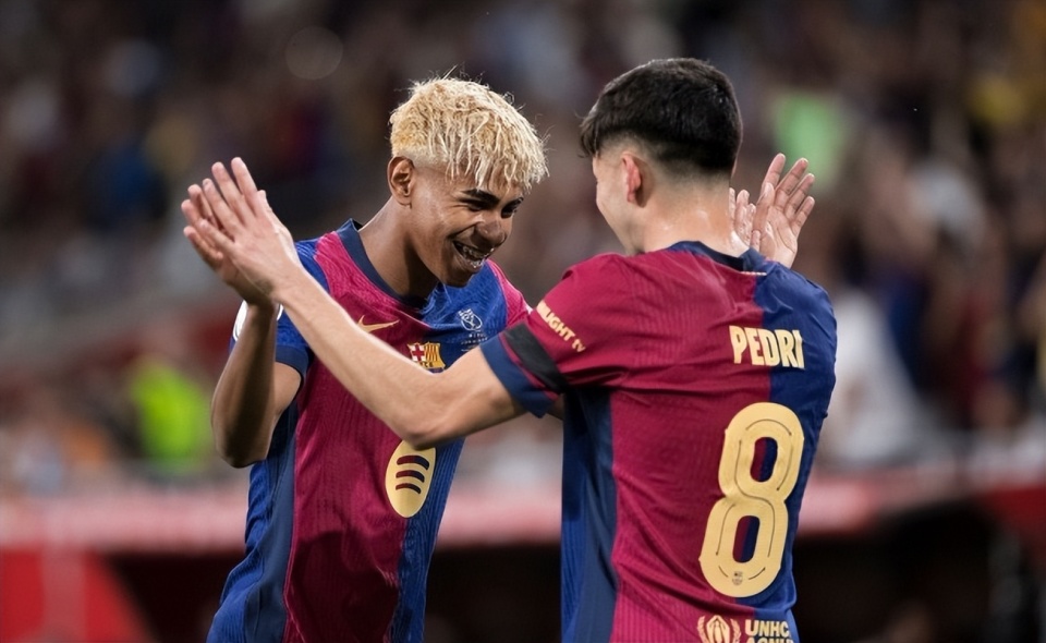 中超比赛回放：上海海港2-0战胜广州队,