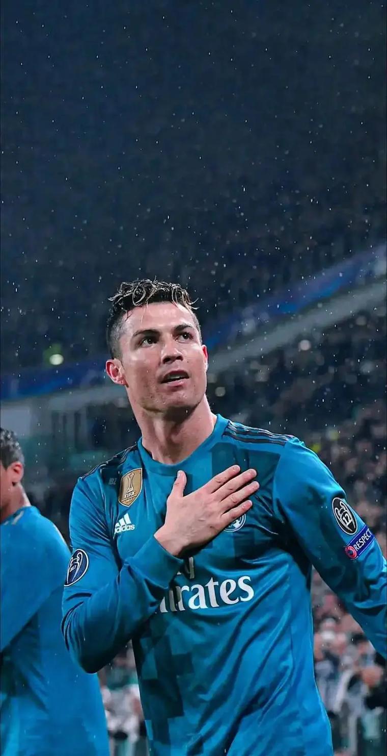 辽宁男篮王哲林关键得分带队胜