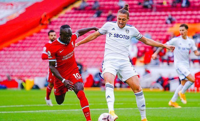 最快百球先生！哈兰德领取英超100球纪念球