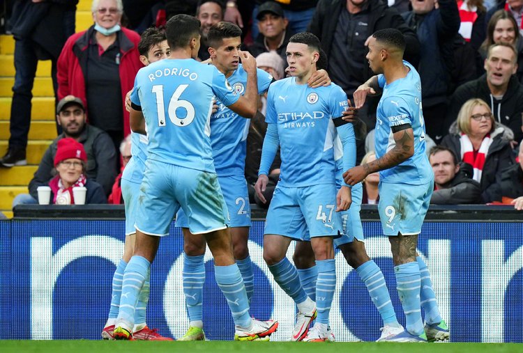 里贝里儿子赛义夫身穿阿尔及利亚球衣自拍，引起热议